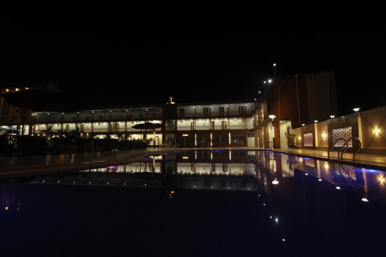 The Bodhi Palace Resort Exterior photo